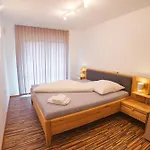 Ek - Living Ferienhaus, 8 Personen - 550 M Zur Spieljochbahn - Zillertal Fügen