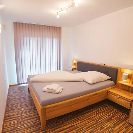 Ek - Living Ferienhaus, 8 Personen - 550 M Zur Spieljochbahn - Zillertal Fügen