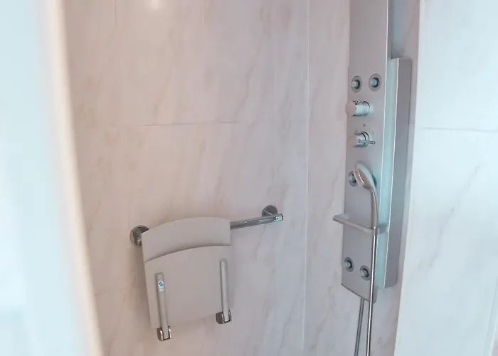 Ek - Living Ferienhaus, 8 Personen - 550 M Zur Spieljochbahn - Zillertal * Fuegen