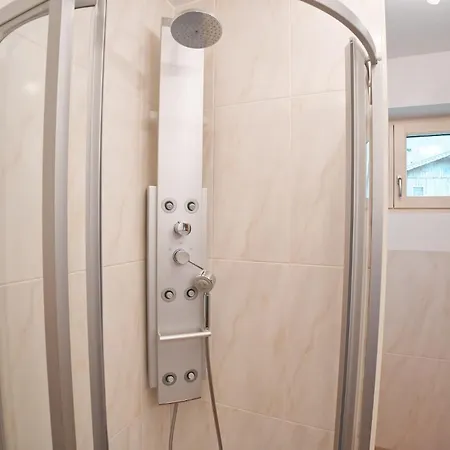Casa de Férias Ek - Living Ferienhaus, 8 Personen - 550 M Zur Spieljochbahn - Zillertal Fügen