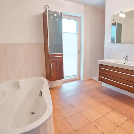 Casa de Férias Ek - Living Ferienhaus, 8 Personen - 550 M Zur Spieljochbahn - Zillertal Fügen
