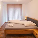 Ek - Living Ferienhaus, 8 Personen - 550 M Zur Spieljochbahn - Zillertal *